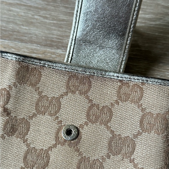Gucci Abbey D-Ring Compact Wallet - Picture 11 of 13